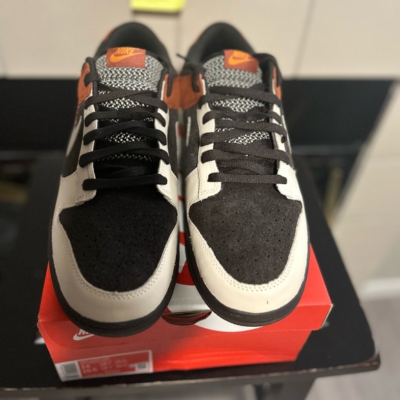 Nike Dunk Red Panda - Picture 2 of 6